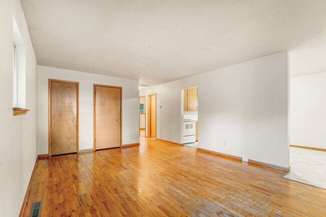 Building Photo - 1628 N Marlan Ave
