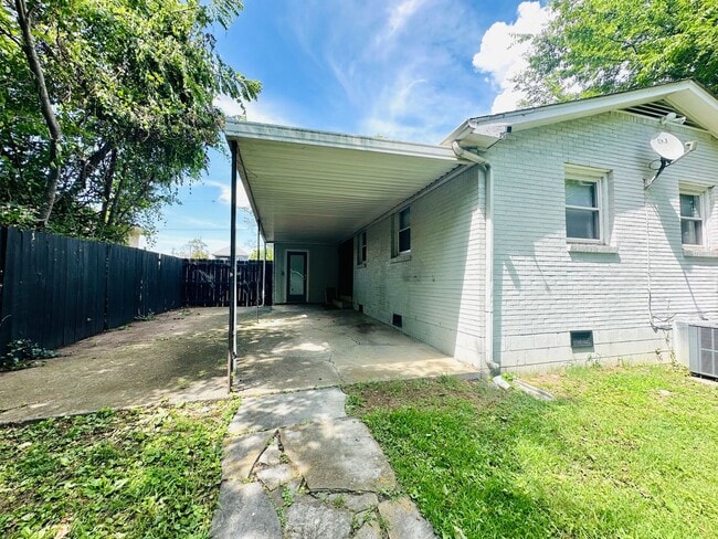 Building Photo - Cleveland Park Renovation!  Walking Distance to Everything! Jetted Shower - Fully Fenced - Garage...