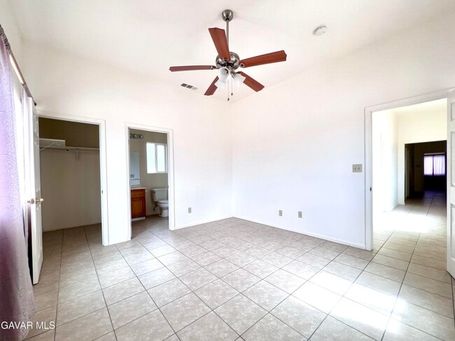 Building Photo - 41380 156th St E