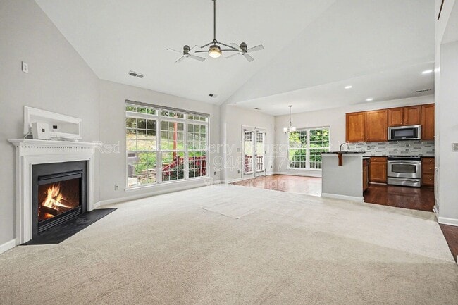 Building Photo - 2119 Baggins Ln