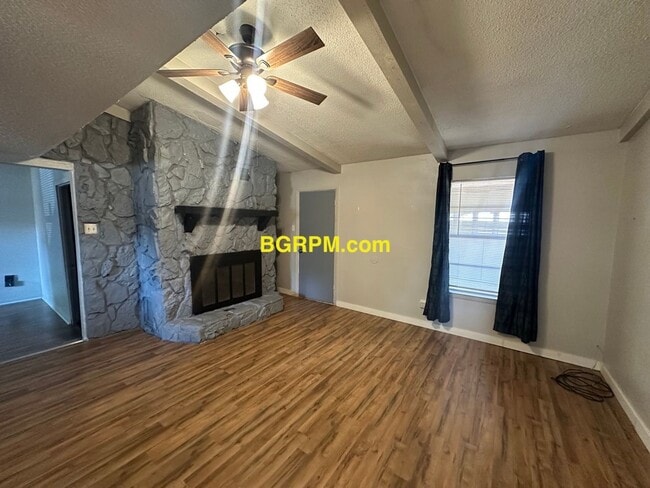 Building Photo - Fully Furnished 4 Bdrm Home