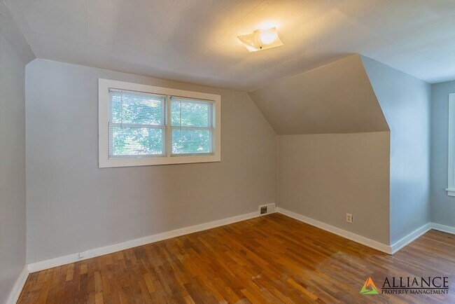 Building Photo - 1404 Legore Ln