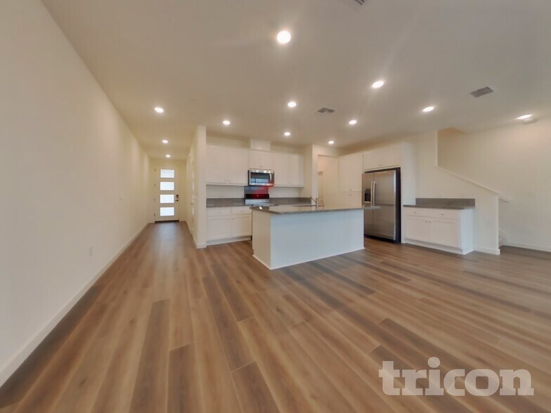 Building Photo - 2042 Delta Vw Ave