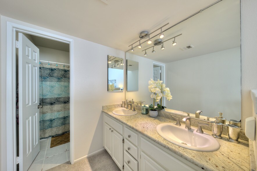 Master Bedroom Bathroom (#1) - 938 18th St