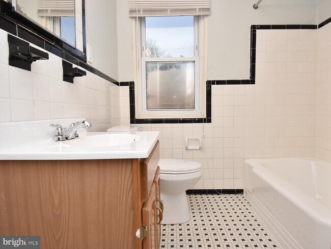 Building Photo - Bradhurst 2Bed