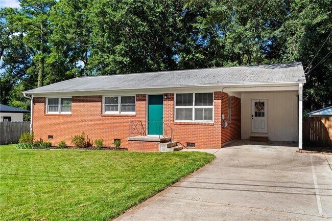 Building Photo - 2560 Walton Way SW