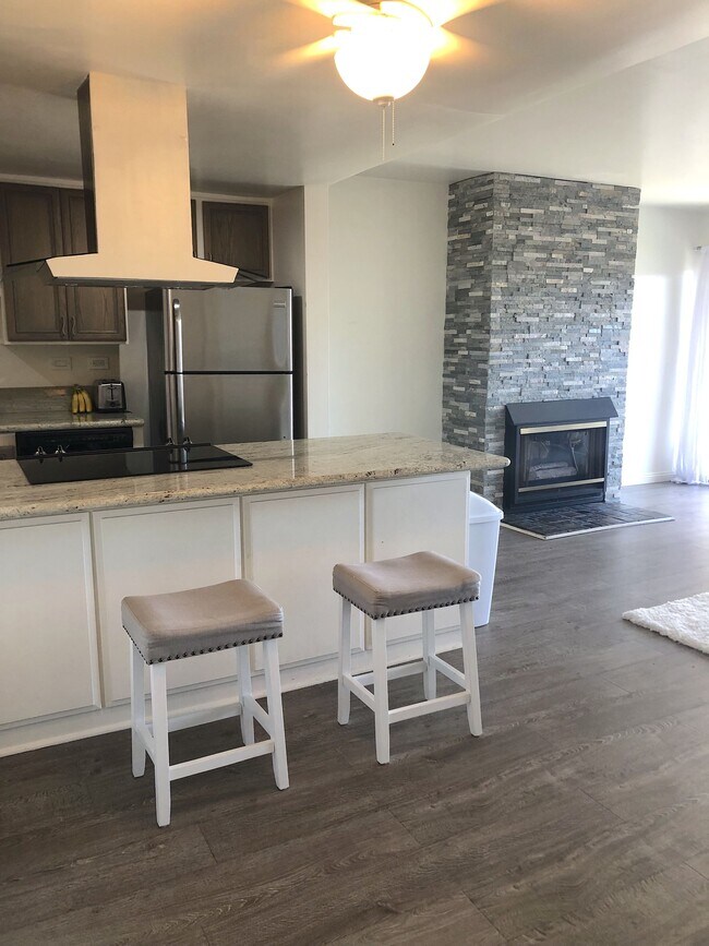 Building Photo - 23914 De Ville Way