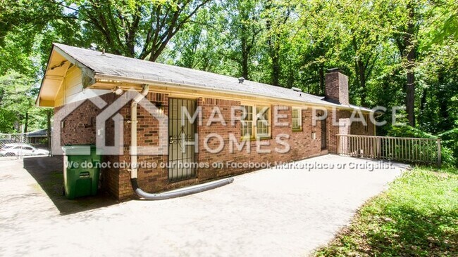 Building Photo - 4477 Glenhaven Dr