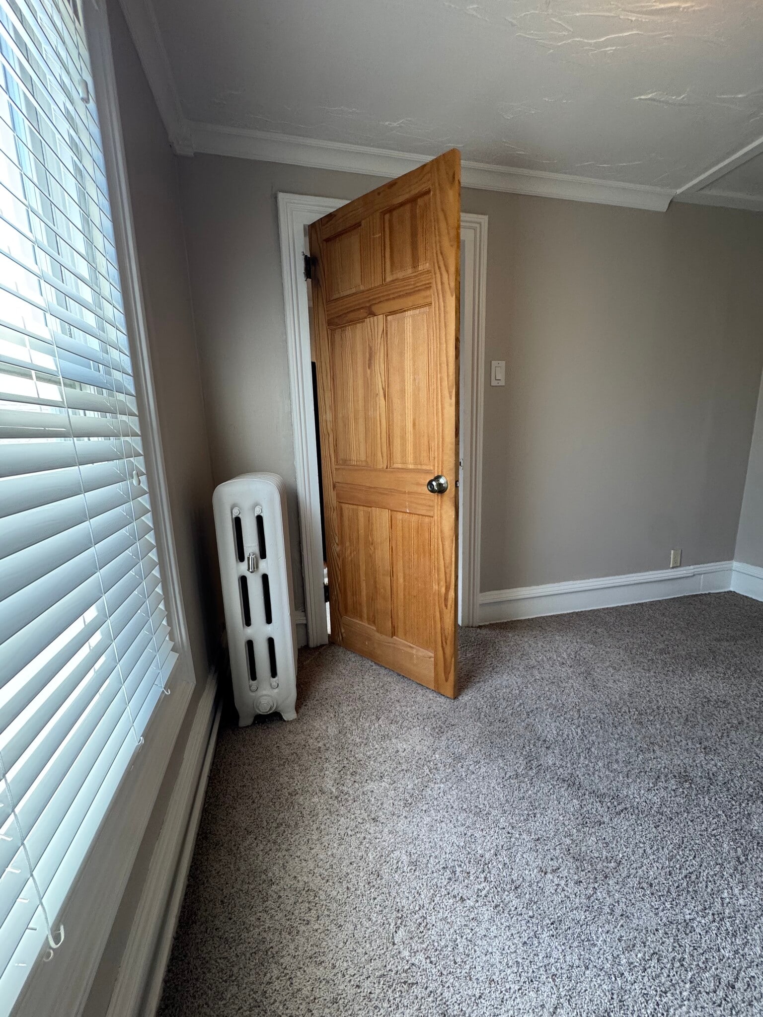 Building Photo - 1402 S State St