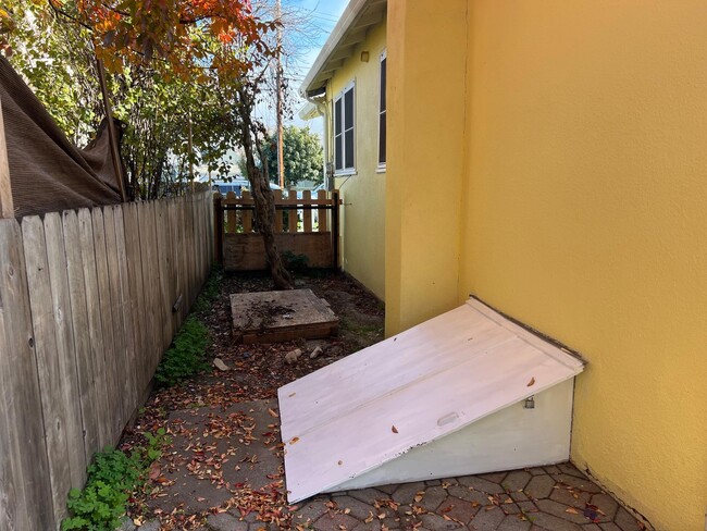 Building Photo - 22771 Inyo St