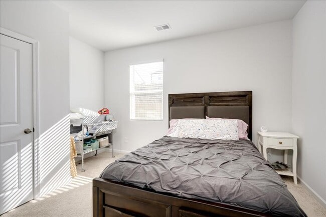 Building Photo - 5132 Captain Dr