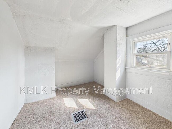 Building Photo - 2337 15th St SW