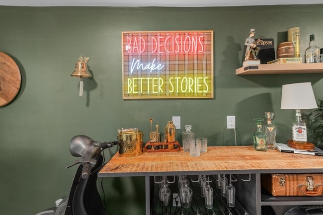 Building Photo - 619 Taylor Ave