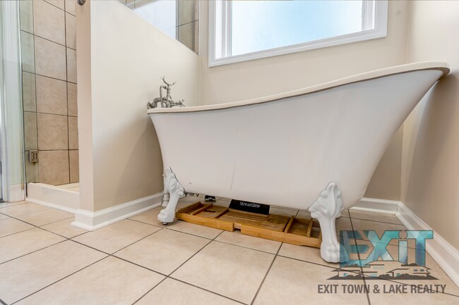 Building Photo - 3BR Home in Colleen’s Cove with Boat Slip