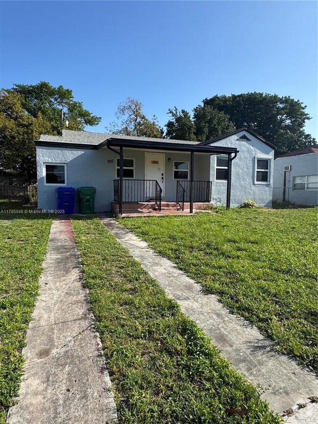 Building Photo - 935 NW 65th St