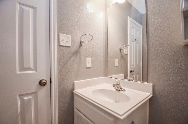 Building Photo - 8515 Split Branch Ln