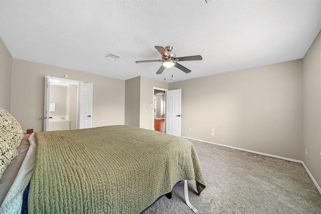 Building Photo - 18436 Sunrise Pines Dr