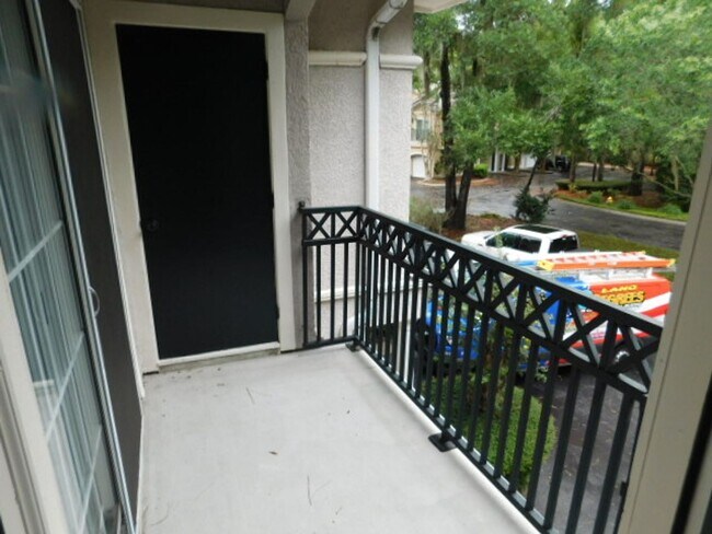 Building Photo - Two Bedroom Townhome In The Preserve