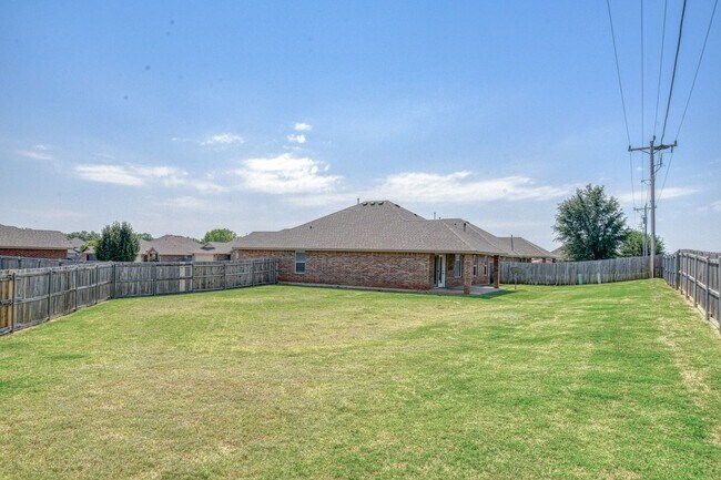 Building Photo - 11141 SW 39th Ct