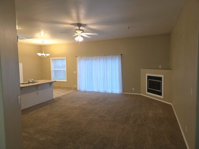 Building Photo - 917 W Greenhead St