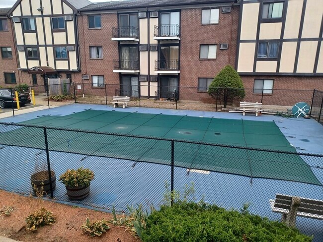 Building Photo - 151 Bittersweet Ln