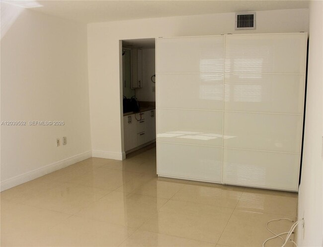 Building Photo - 2333 Brickell Ave