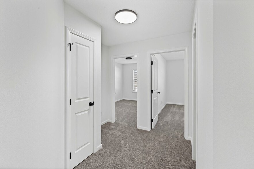 Building Photo - 207 SE Booth Ave