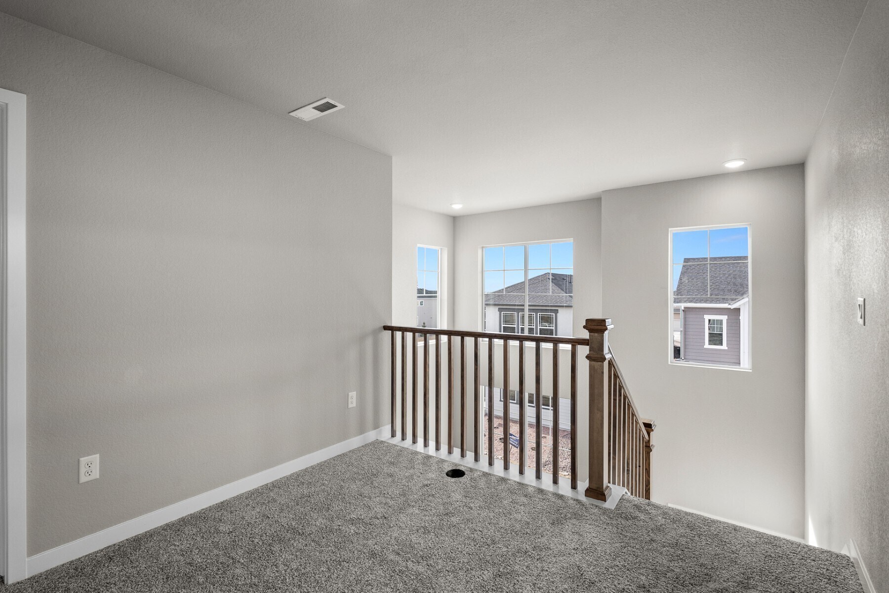 Building Photo - 6395 Laud Pt