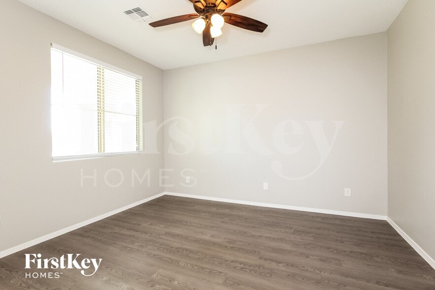 Building Photo - 10242 W Levi Dr