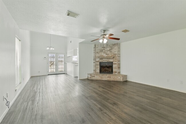 Building Photo - 2079 Country Village Blvd
