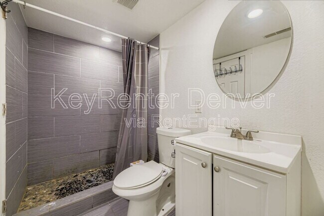 Building Photo - 2517 S Broadway