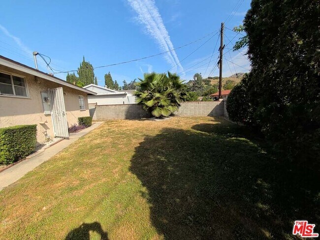 Building Photo - 7758 N Glenoaks Blvd