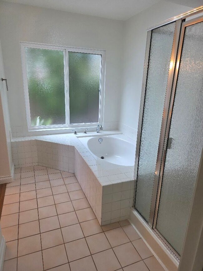 Building Photo - Beautiful 3 Bedroom Home in Gated Community