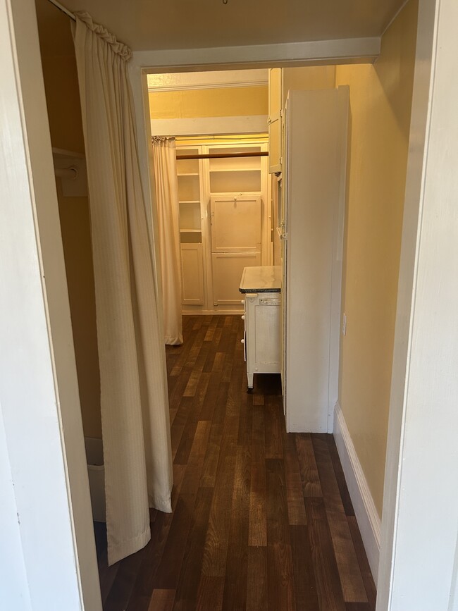 Hallway to kitchen - 2315 Ward St