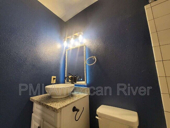 Building Photo - 10 La Pera Ct
