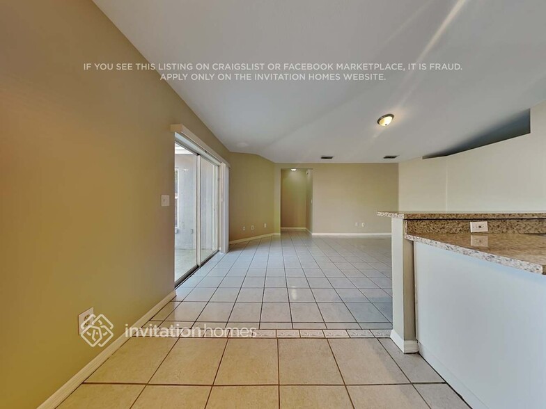 Building Photo - 717 Sand Ridge Dr