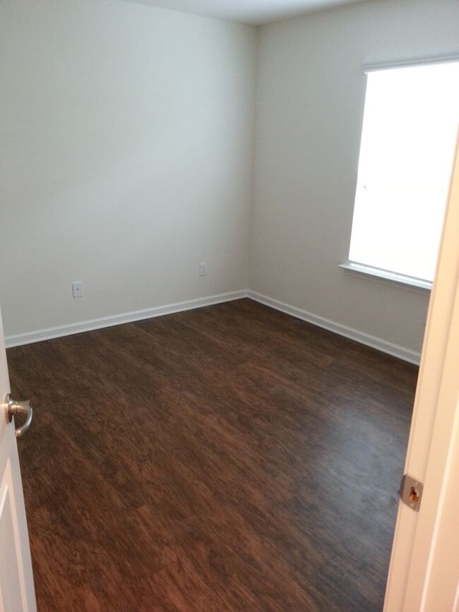 Building Photo - 9 Millie Ct