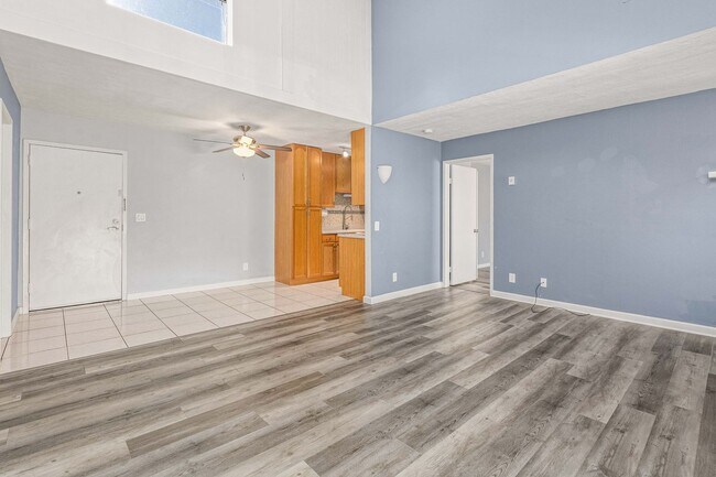 Building Photo - 8022 Linda Vista Rd