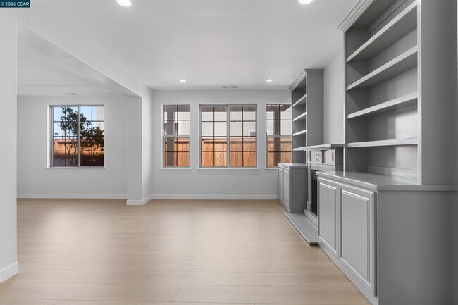 Building Photo - 1105 Rock Harbor Point