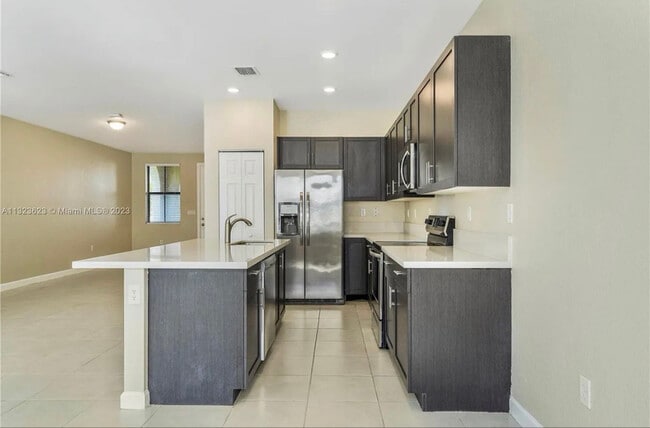 Building Photo - 3440 W 110th St