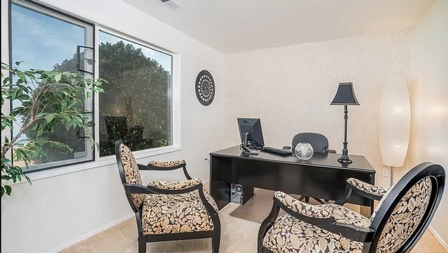 Building Photo - 3695 Sqft. Home with 180 degree Sound views!