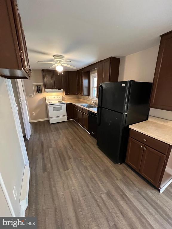 Building Photo - 703 Brynwood Bogs Dr
