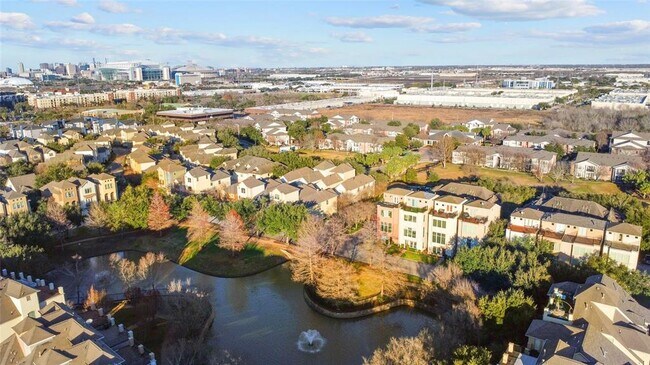 Building Photo - 9133 Creekstone Lake Dr