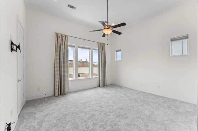 Building Photo - 9635 Riddlewood Ln