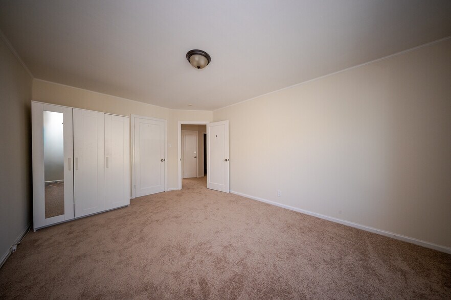 Building Photo - 483 Monterey Blvd