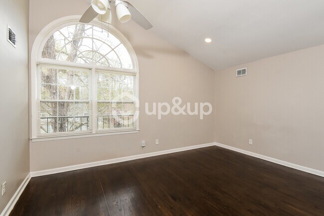 Building Photo - Fantastic 4bd/2.5ba home! Coming soon!