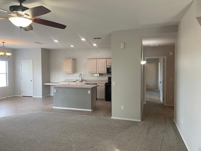 Building Photo - 1330 E Pedro Rd