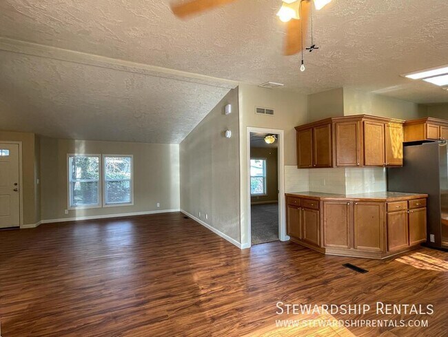Building Photo - 1313 Bramblewood Ln