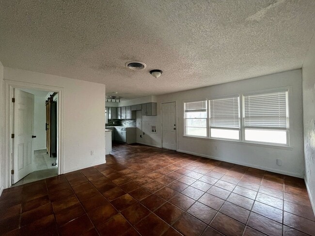 Building Photo - 603 Bucknell Ave