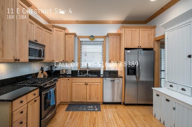 Building Photo - 11 E Chestnut St